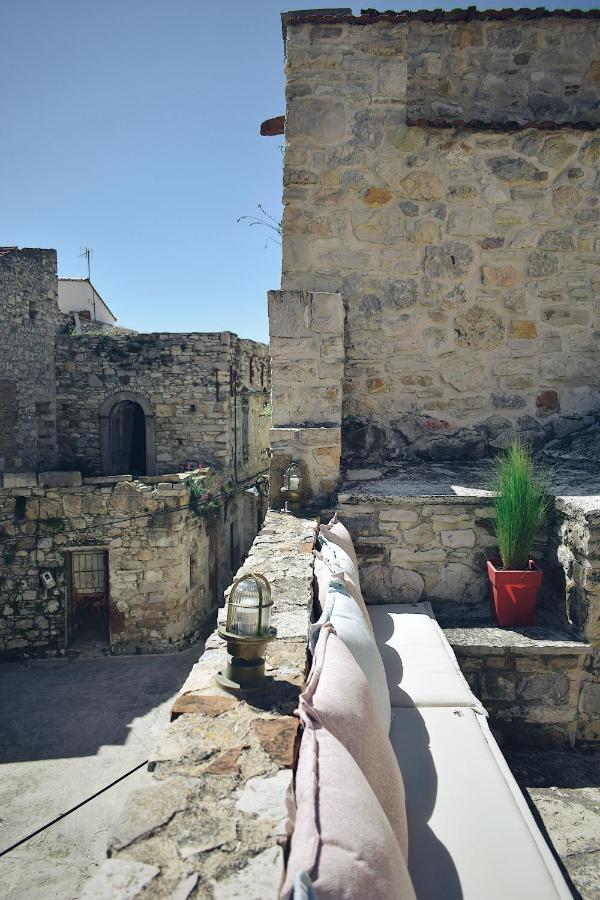 Yi Artistry 1-Bedroom Medieval Holiday House Καλαμωτή Εξωτερικό φωτογραφία