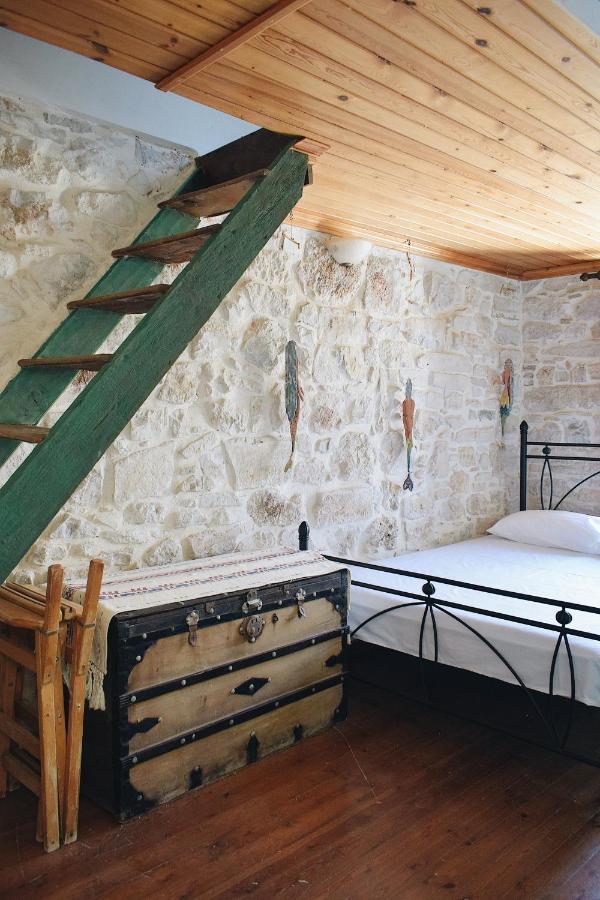 Yi Artistry 1-Bedroom Medieval Holiday House Καλαμωτή Εξωτερικό φωτογραφία